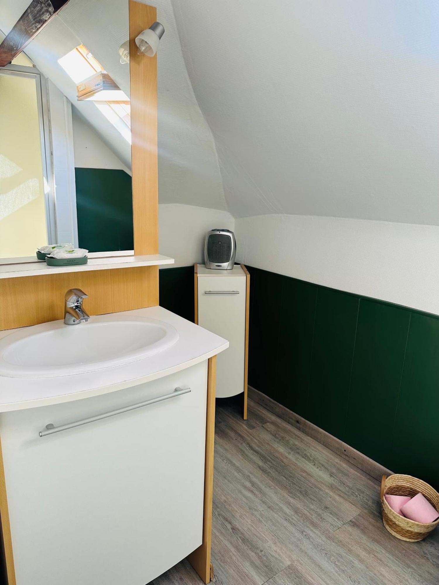 グイネス Au Cosy Bed & Breakfast エクステリア 写真